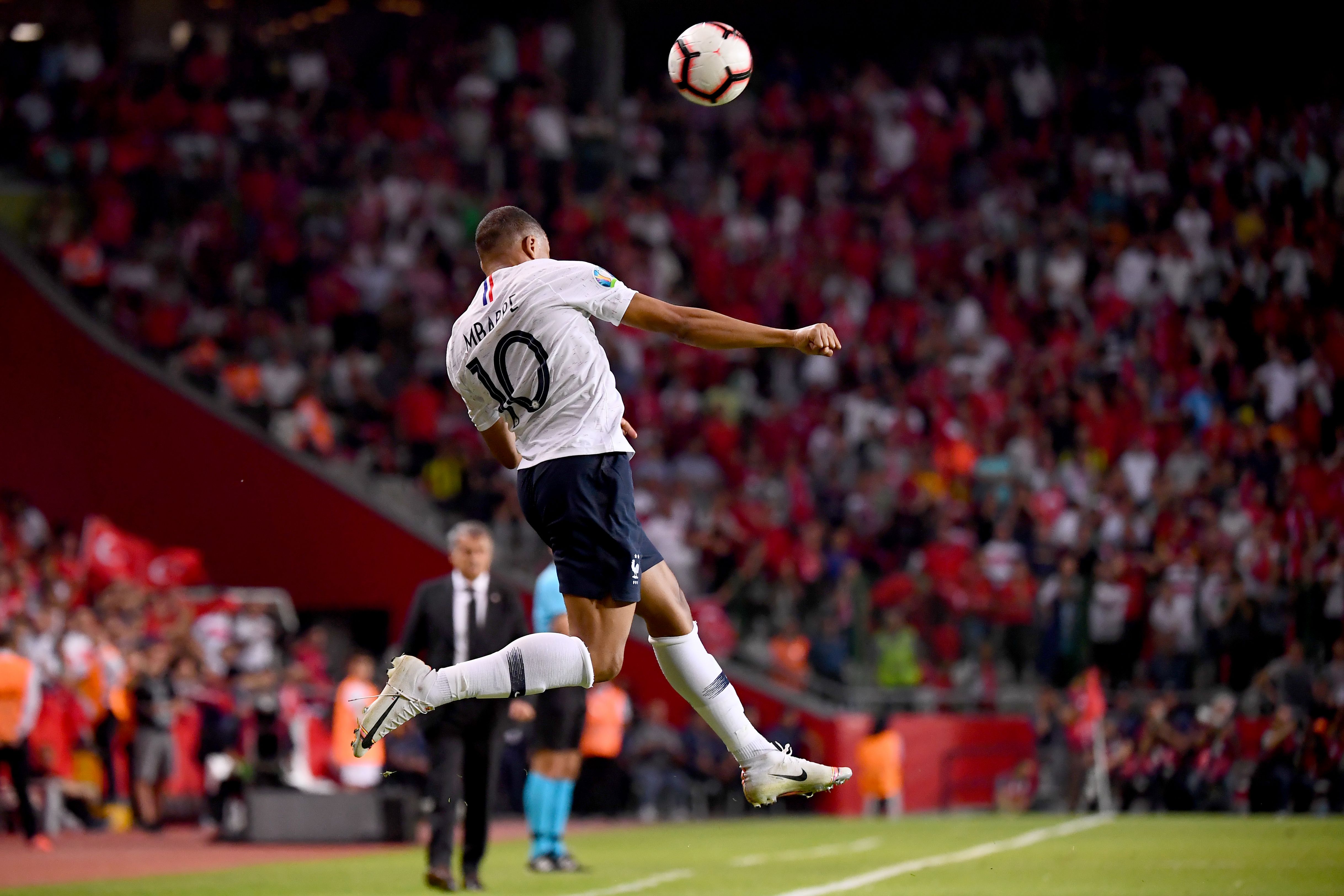 他的每个进 他的每个进